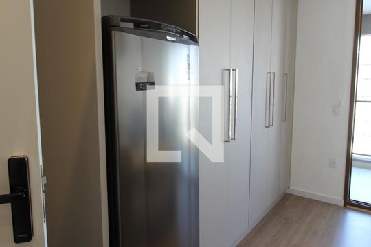 Cozinha de kitnet/studio para alugar com 1 quarto, 29m² em Vila Nova Conceição, São Paulo
