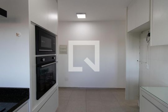 Cozinha de apartamento à venda com 2 quartos, 86m² em Jardim Japão, São Paulo