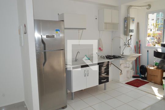 Cozinha de apartamento para alugar com 1 quarto, 36m² em Cambuci, São Paulo