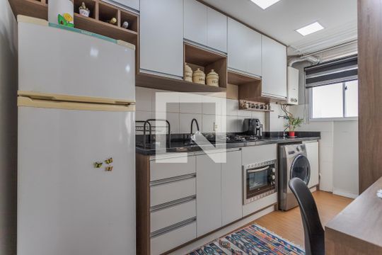 Cozinha e Área de Serviço de apartamento à venda com 2 quartos, 44m² em Morro Santana, Porto Alegre