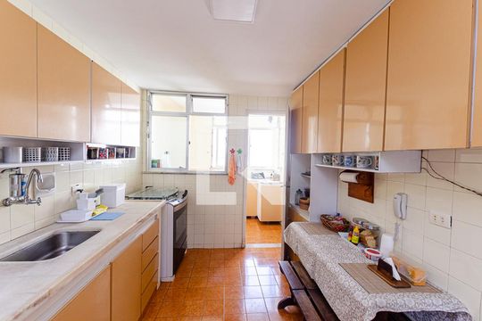 Cozinha de apartamento à venda com 4 quartos, 236m² em Santa Rosa, Niterói