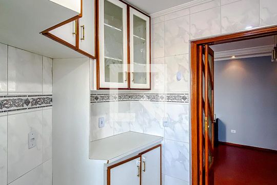 Cozinha de apartamento para alugar com 2 quartos, 57m² em Vila Canero, São Paulo