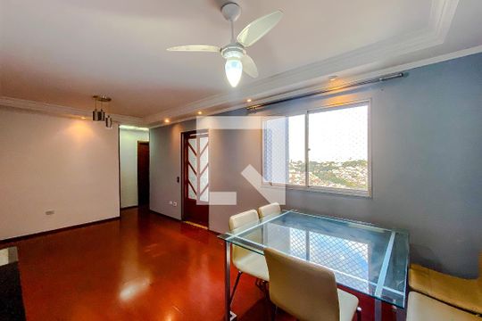 Sala de apartamento para alugar com 2 quartos, 57m² em Vila Canero, São Paulo