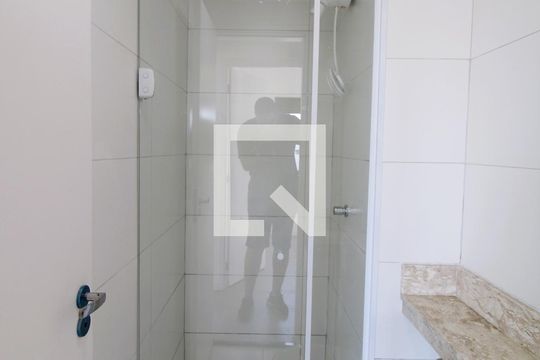Banheiro de apartamento para alugar com 2 quartos, 38m² em Vila Mazzei, São Paulo