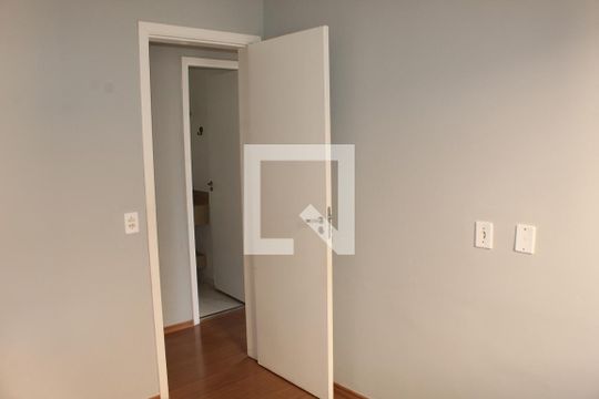 Quarto de apartamento para alugar com 3 quartos, 55m² em Jardim Ísis, Cotia