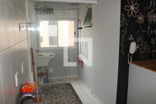 Cozinha  de apartamento para alugar com 3 quartos, 55m² em Jardim Ísis, Cotia