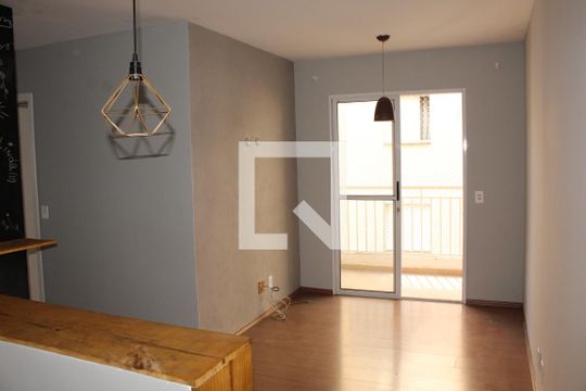 Apartamento para alugar com 3 quartos, 55m² em Jardim Ísis, Cotia