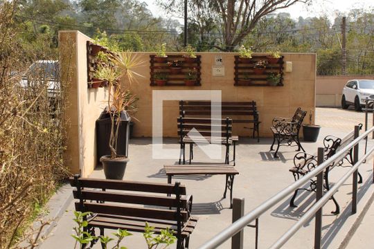 Área comum de apartamento para alugar com 3 quartos, 55m² em Jardim Ísis, Cotia