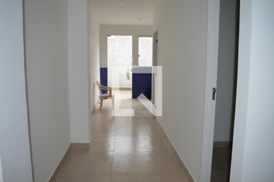 Corredor de apartamento à venda com 2 quartos, 55m² em Europa, Contagem