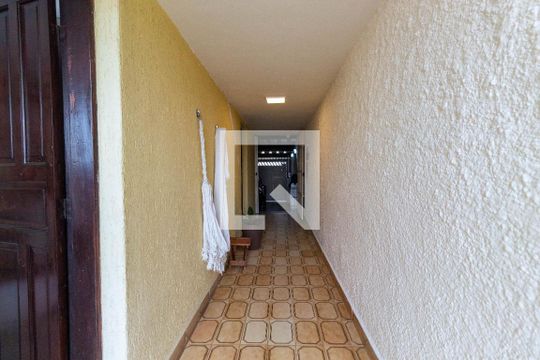 Corredor de casa à venda com 3 quartos, 175m² em Engenheiro Goulart, São Paulo