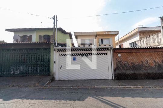 Fachada de casa à venda com 3 quartos, 175m² em Engenheiro Goulart, São Paulo