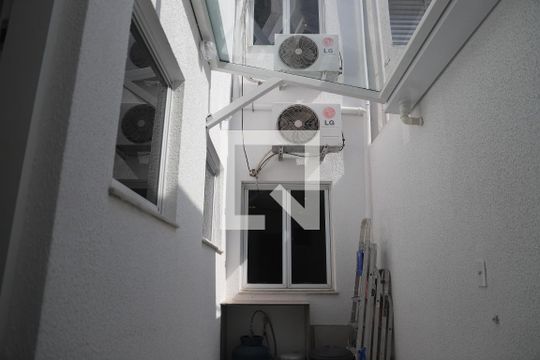 Quintal de casa para alugar com 2 quartos, 125m² em Mirandópolis, São Paulo