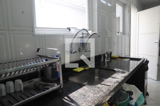 Cozinha de casa para alugar com 2 quartos, 125m² em Mirandópolis, São Paulo