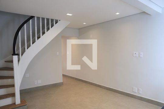 Sala de Jantar de casa para alugar com 2 quartos, 125m² em Mirandópolis, São Paulo