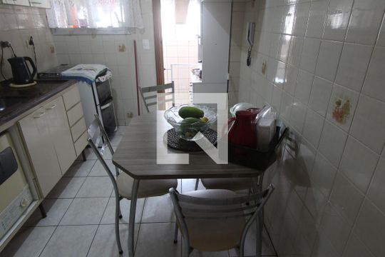 Cozinha  de apartamento à venda com 3 quartos, 140m² em Parque Tomas Saraiva, São Paulo