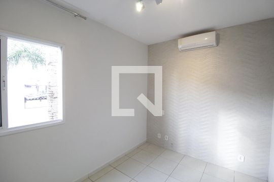 Quarto 2 de casa para alugar com 2 quartos, 70m² em Jardim Holanda, Uberlândia