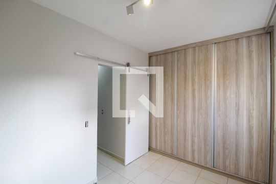 Quarto 2 de casa para alugar com 2 quartos, 70m² em Jardim Holanda, Uberlândia