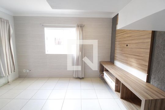 Sala de casa para alugar com 2 quartos, 70m² em Jardim Holanda, Uberlândia