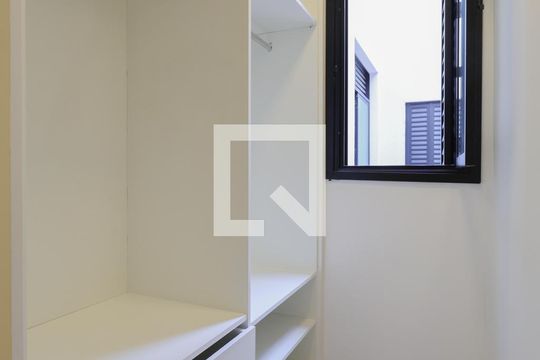 Closet da Suíte de apartamento para alugar com 1 quarto, 24m² em Santana, São Paulo