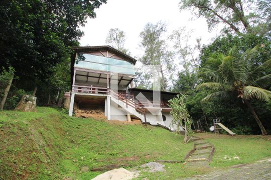 Fachada de casa à venda com 3 quartos, 1400m² em Jacarepaguá, Rio de Janeiro