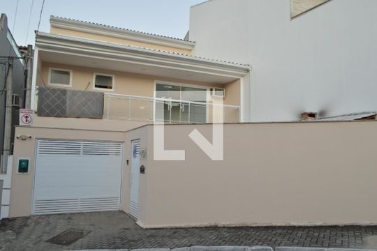 Fachada de casa de condomínio à venda com 5 quartos, 320m² em Jacarepaguá, Rio de Janeiro