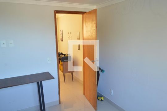 Quarto 1 de casa de condomínio para alugar com 5 quartos, 320m² em Jacarepaguá, Rio de Janeiro