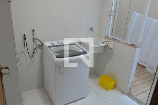 Área de Serviço  de casa de condomínio à venda com 5 quartos, 320m² em Jacarepaguá, Rio de Janeiro