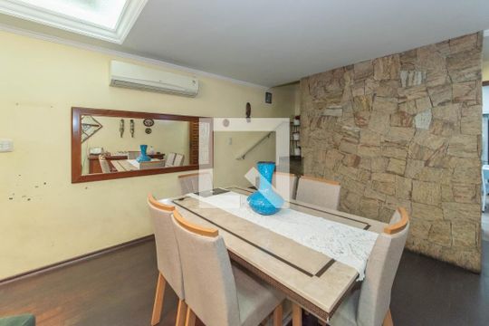 Sala de casa à venda com 4 quartos, 280m² em Saúde, São Paulo