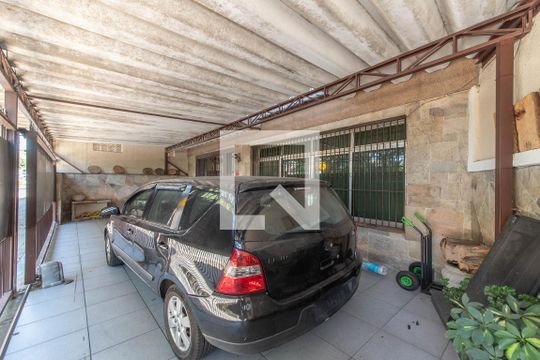 Garagem de casa à venda com 4 quartos, 280m² em Saúde, São Paulo