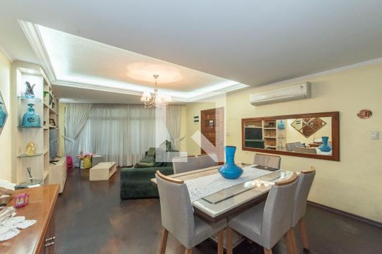 Casa à venda com 4 quartos, 280m² em Saúde, São Paulo