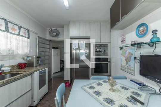 Cozinha de casa à venda com 4 quartos, 280m² em Saúde, São Paulo
