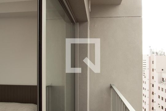 Varanda de kitnet/studio à venda com 1 quarto, 25m² em Vila Nova Conceição, São Paulo