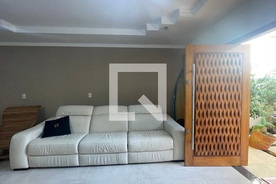 Sala de casa à venda com 3 quartos, 193m² em Jardim Marambaia Ii, Jundiaí