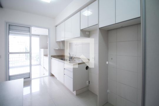 Cozinha de apartamento à venda com 2 quartos, 112m² em Vila Nova Conceição, São Paulo