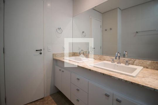 Banheiro da Suíte 1 de apartamento à venda com 2 quartos, 112m² em Vila Nova Conceição, São Paulo