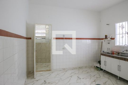 Cozinha de casa para alugar com 2 quartos, 75m² em Vila Ipojuca, São Paulo
