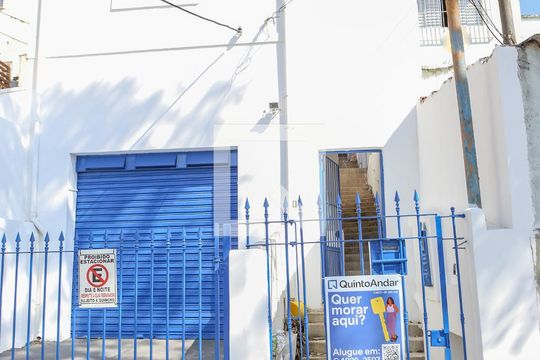 Fachada de casa para alugar com 1 quarto, 75m² em Vila Ipojuca, São Paulo