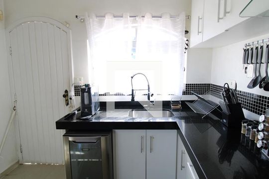 Cozinha de casa à venda com 4 quartos, 318m² em Vila Guilherme, São Paulo