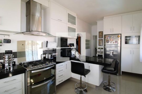 Cozinha de casa à venda com 4 quartos, 318m² em Vila Guilherme, São Paulo