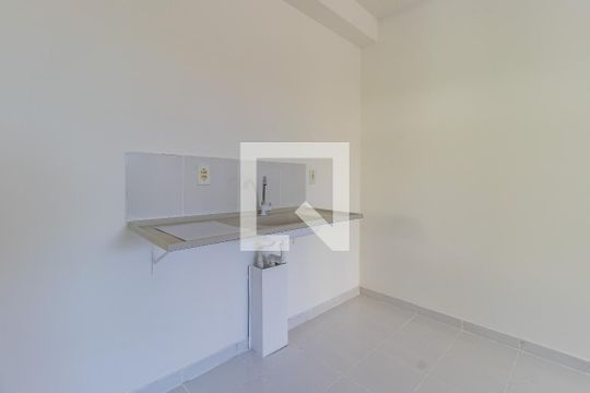 Cozinha de apartamento à venda com 2 quartos, 47m² em Mário Quintana, Porto Alegre