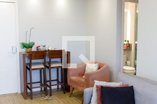  sala de apartamento à venda com 2 quartos, 62m² em Continental, Osasco
