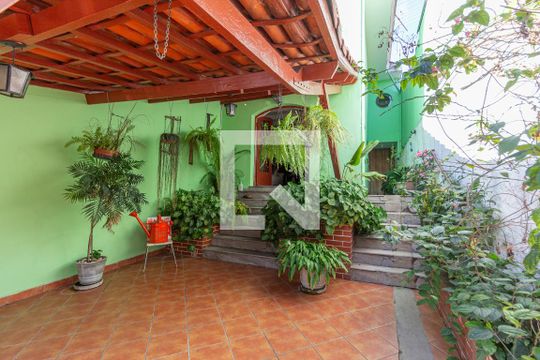 Garagem de casa à venda com 3 quartos, 215m² em Vila Osasco, Osasco