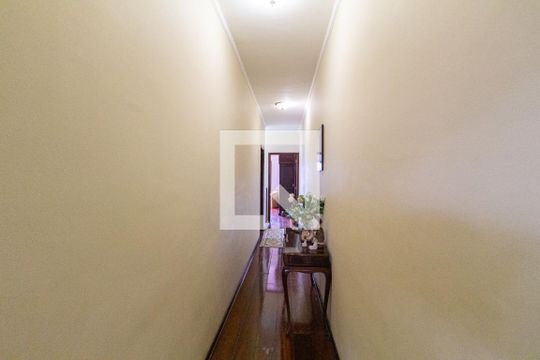 Corredor interno de casa à venda com 3 quartos, 215m² em Vila Osasco, Osasco