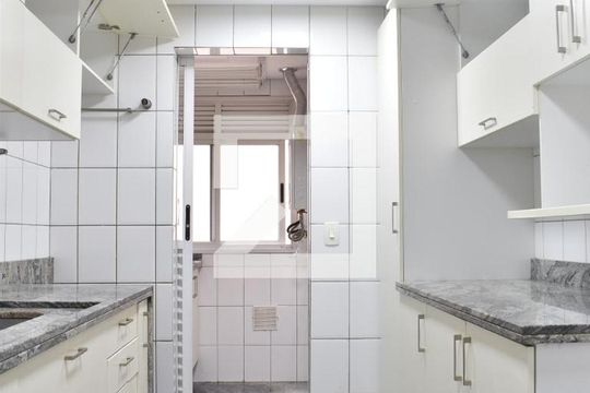 Cozinha de apartamento para alugar com 2 quartos, 95m² em Água Verde, Curitiba