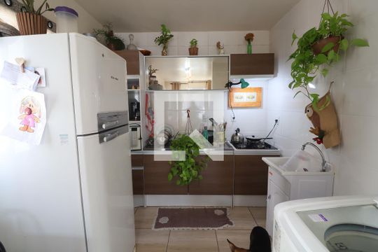 Cozinha e Área de Serviço de apartamento à venda com 2 quartos, 44m² em Niterói, Canoas