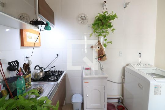 Cozinha e Área de Serviço de apartamento à venda com 2 quartos, 44m² em Niterói, Canoas