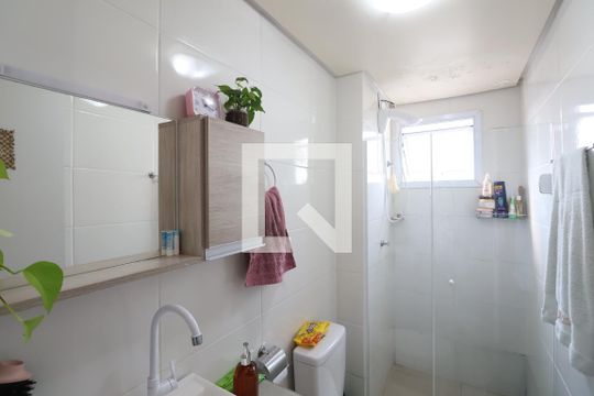 Banheiro de apartamento à venda com 2 quartos, 44m² em Niterói, Canoas
