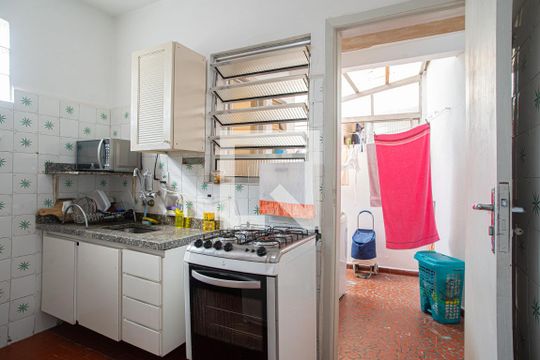 Cozinha de apartamento à venda com 2 quartos, 69m² em Bela Vista, São Paulo