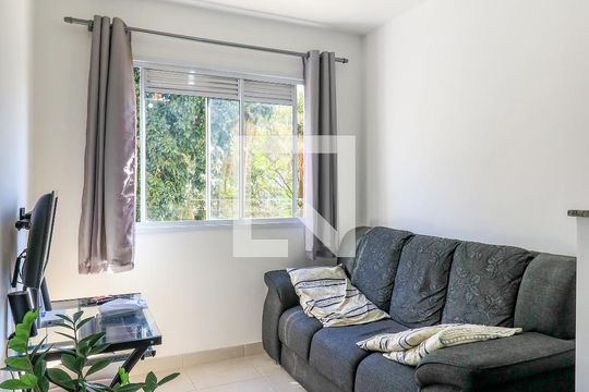 Sala de apartamento para alugar com 1 quarto, 27m² em Jardim Mirante, São Paulo
