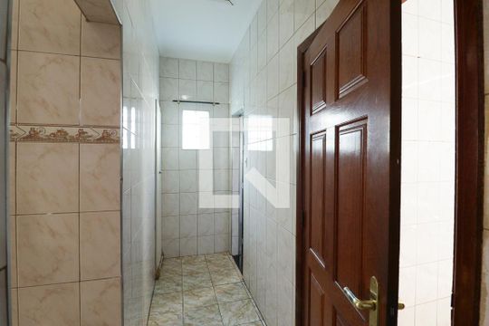 Corredor de casa à venda com 4 quartos, 500m² em Vila Romero, São Paulo